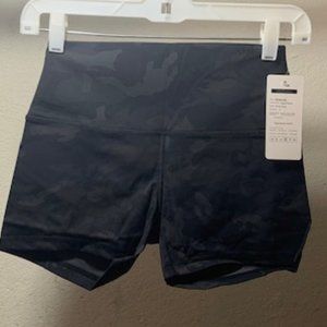 Zioccie Women's Black/Gray Camo Compression Yoga Legging Shorts M NWT
